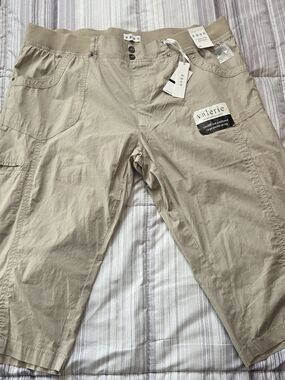 da-sh Women's Valerie 20" Drawstring Hem Cargo Pocket Capri Pants - (NWT)